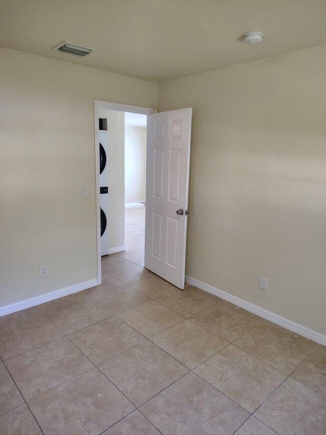 Building Photo - 908 Mccray Ct