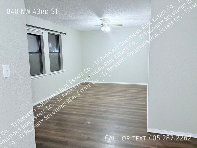 Building Photo - Three bedroom home near Uptown!