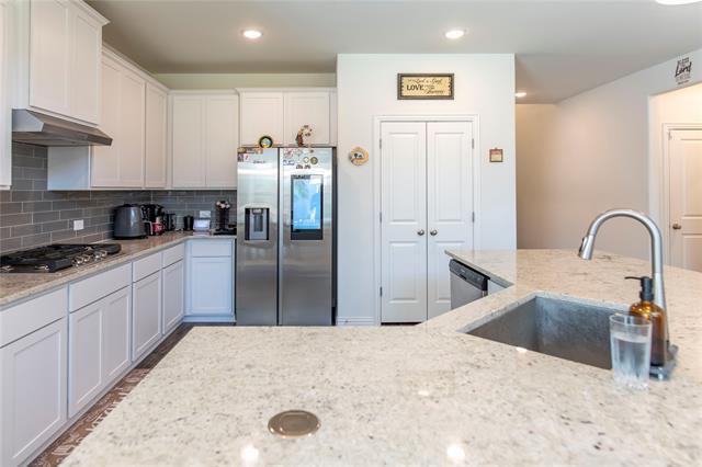 Building Photo - 1217 Rosebay Dr