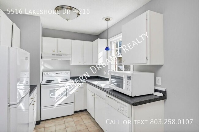 Building Photo - 5516 Lakeshore Dr