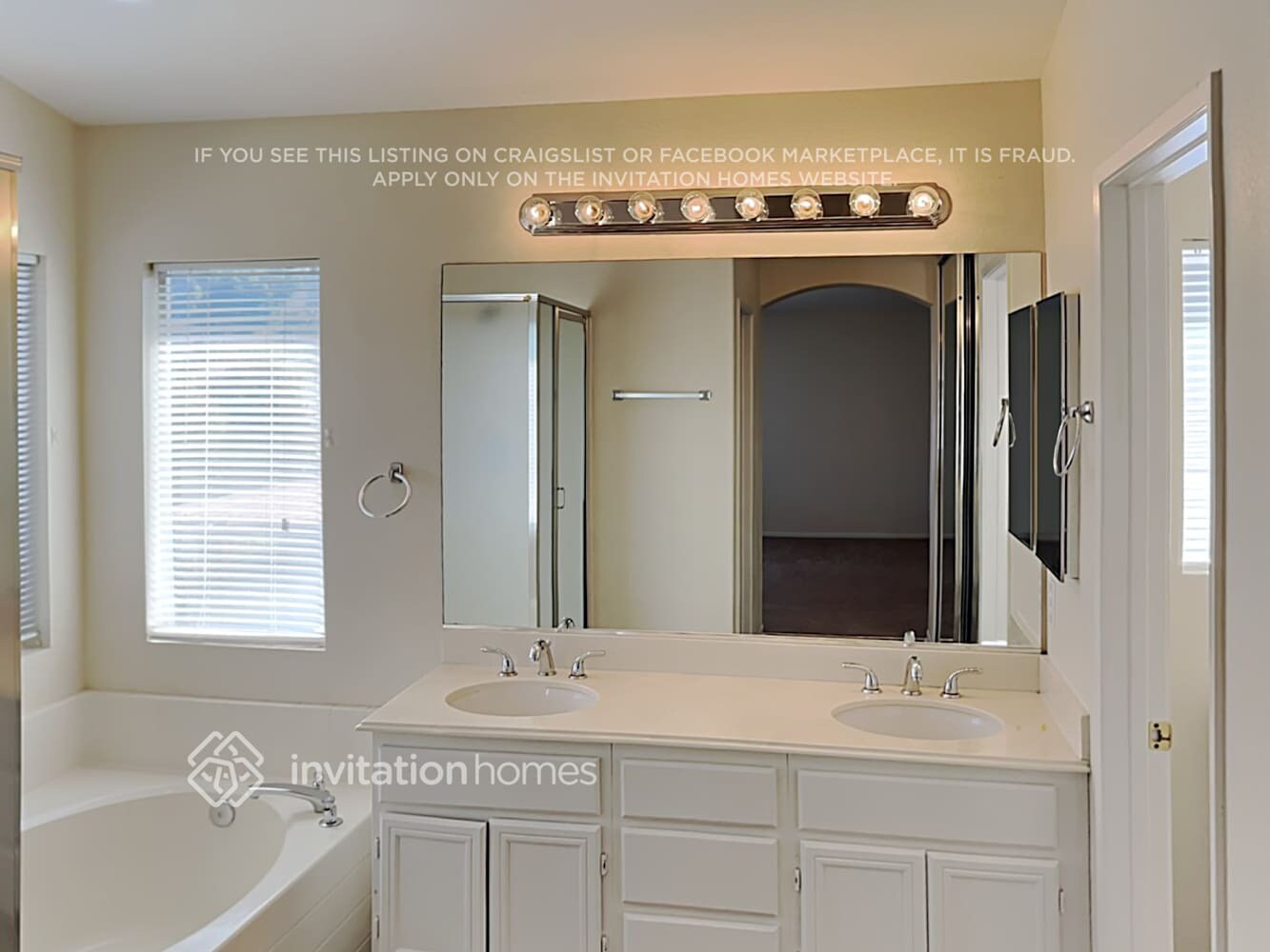 Building Photo - 4102 Periwinkle Way