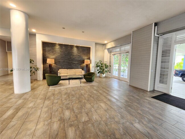 Building Photo - 800 West Ave