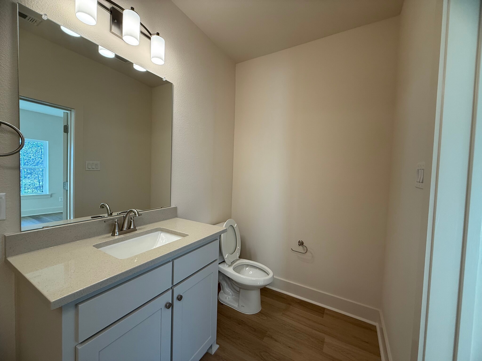 Building Photo - 106 Kirkland St