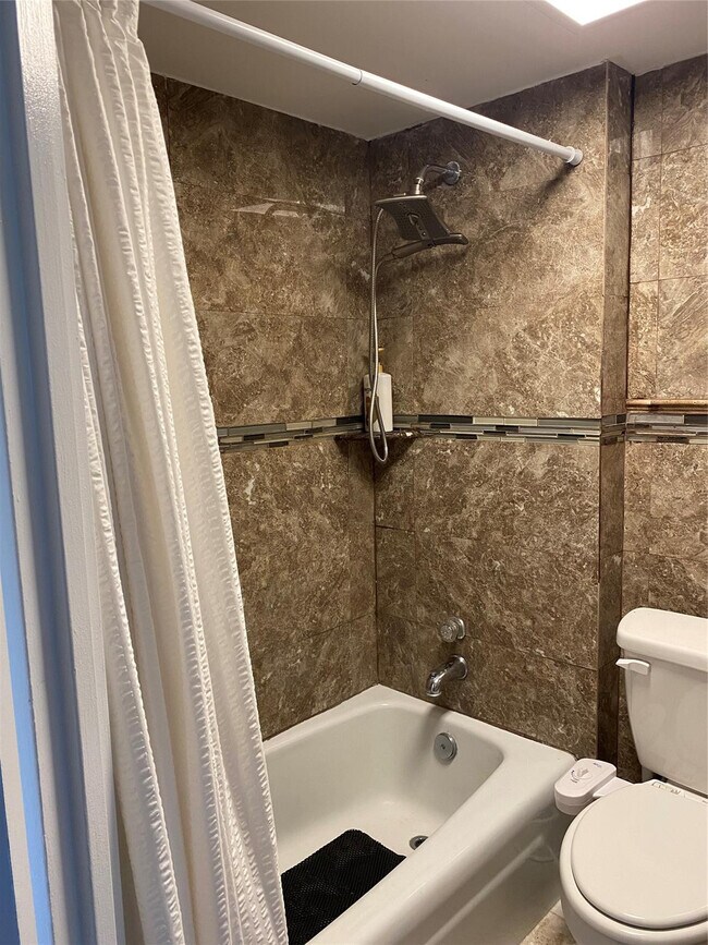 Building Photo - 1200 Hibiscus Ave