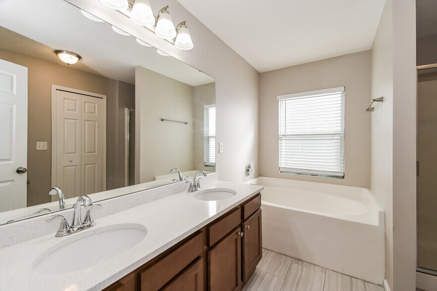 Building Photo - 10304 Normanwood Ct