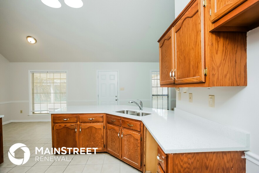 Building Photo - 5565 Liberty Ridge Cove