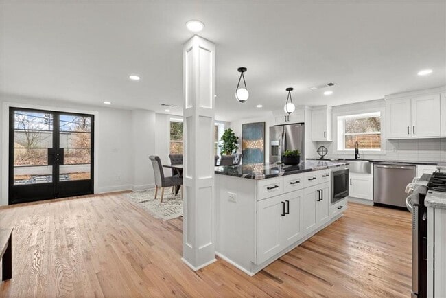 Building Photo - 1552 N Ellington St SE