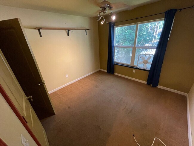 Building Photo - Magalia Home for rent/two bedroom, shared ...