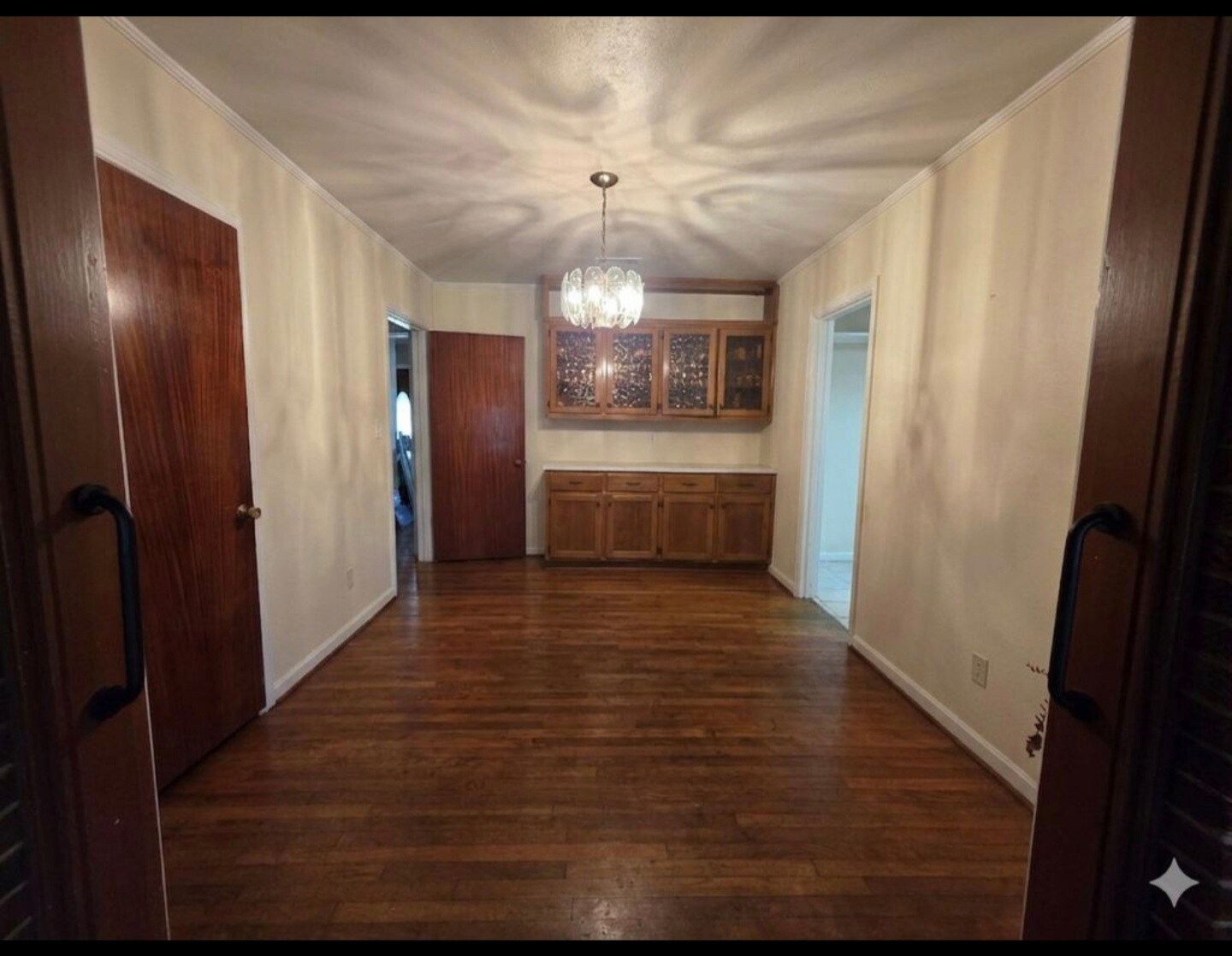 Building Photo - 211 Ariola Ave