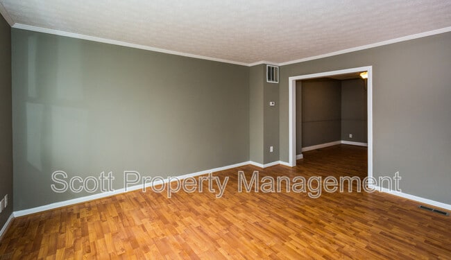 Building Photo - 8627 Willow Oak Rd