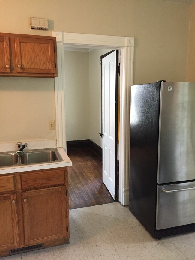 Building Photo - 2 Bed 1 Bath House Aurora's Tanner Histori...