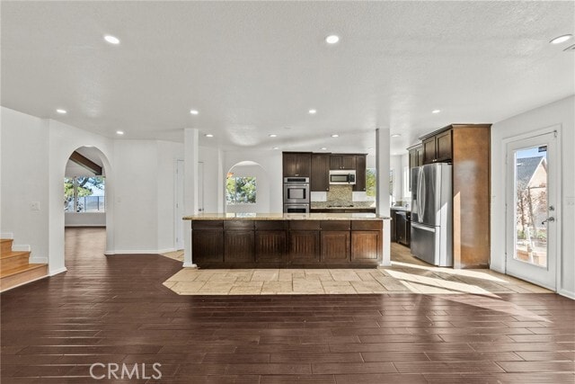 Building Photo - 1138 Lakeview Dr