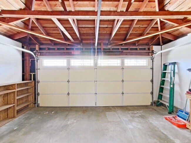 Building Photo - 4 Bedrooms | 2 Bathrooms | 1,574 Sq Ft | Single-Family Home
