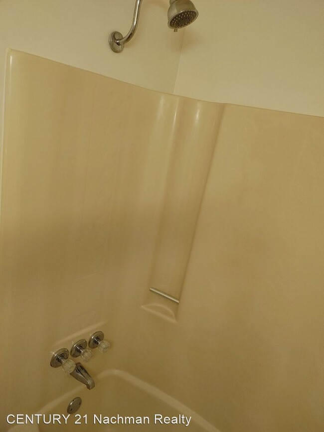 Building Photo - 2 br, 2.5 bath House - 676 Oleander Circle