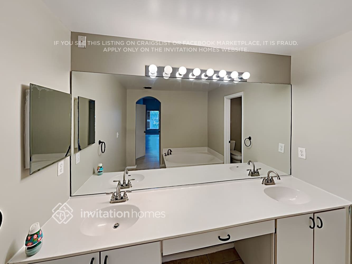 Building Photo - 9651 Vía Emilie