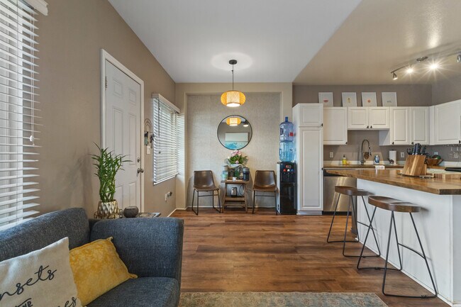 Building Photo - 91-1059-1059 Kaimalie St