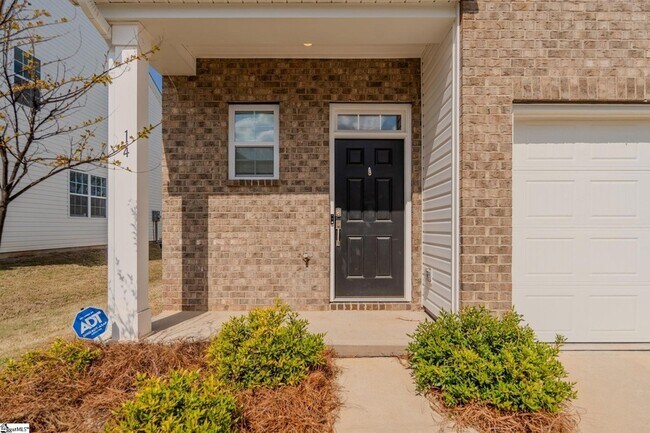 Building Photo - 14 Loebner Ln