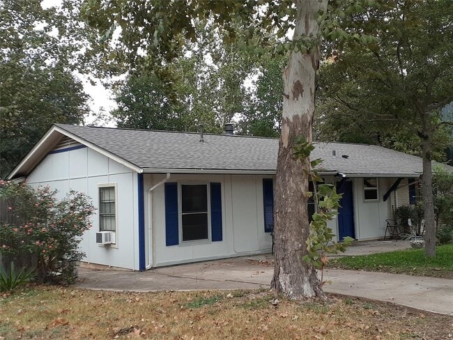 Building Photo - 2509 Little John Ln