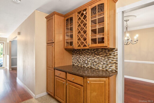 Building Photo - 73 Town House Dr