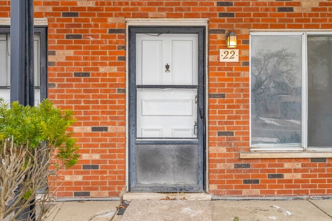 Primary Photo - 4535 Cadieux Rd