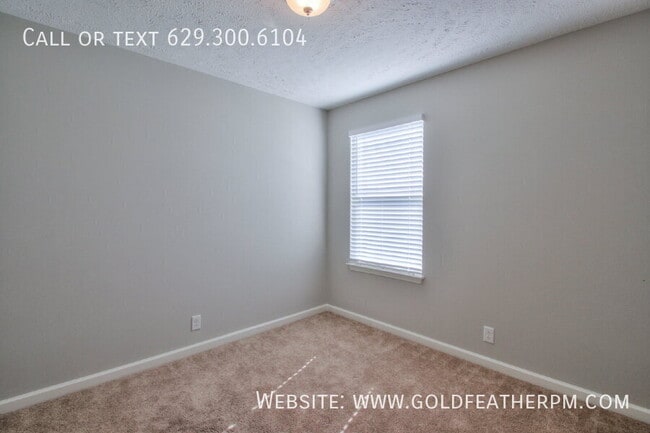 Building Photo - 3365 Tourmaline Dr