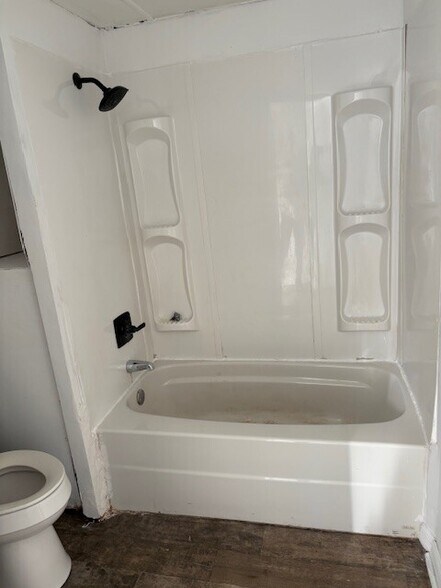 Building Photo - 920 Boardwalk Ln