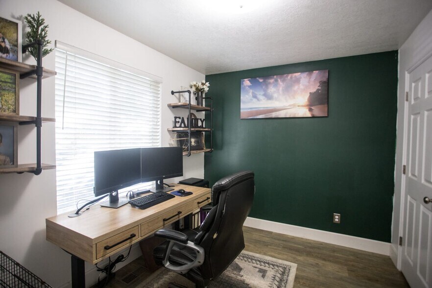 Building Photo - 1599 S Main St