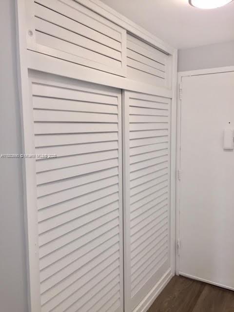 Building Photo - 1408 Brickell Bay Dr
