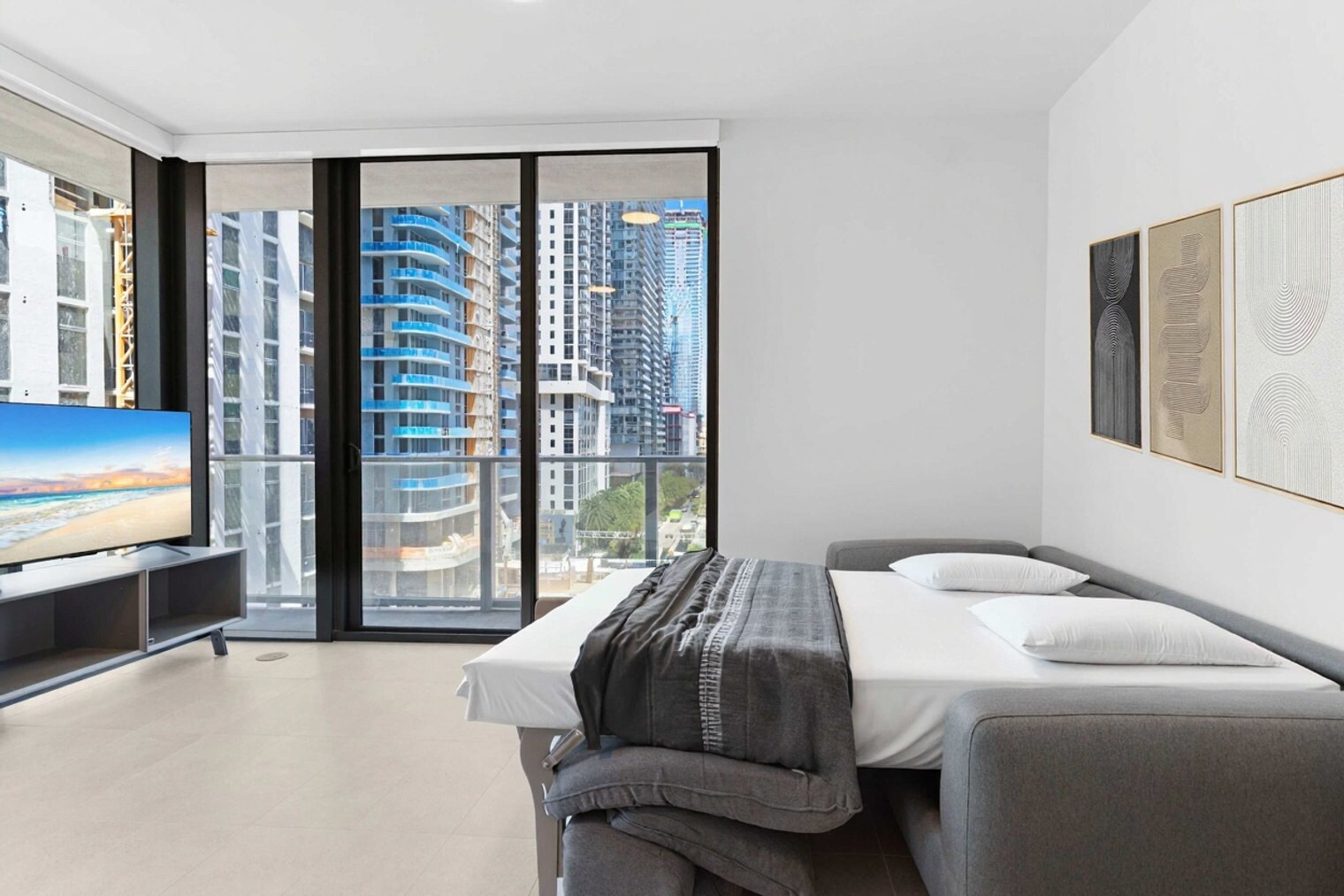 Building Photo - 501 NE 1st Ave