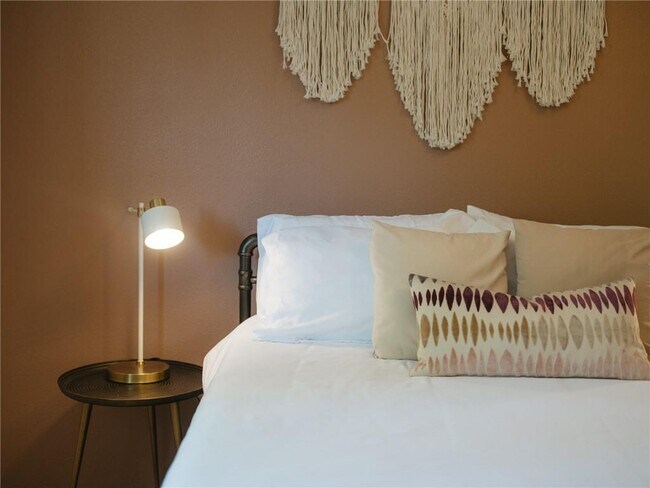 Building Photo - 2 Southport Ln