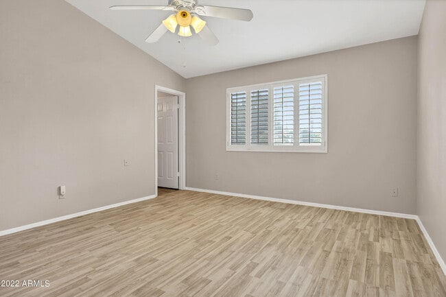 Building Photo - 16250 N 64th Pl
