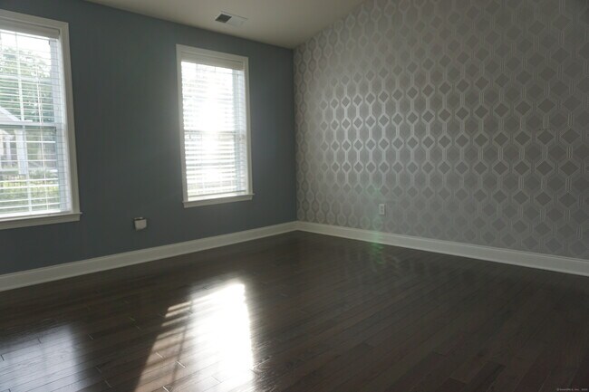 Building Photo - 56 Moorland Dr