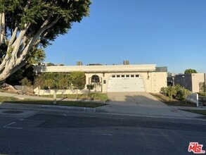 Building Photo - 3900 Castlerock Rd