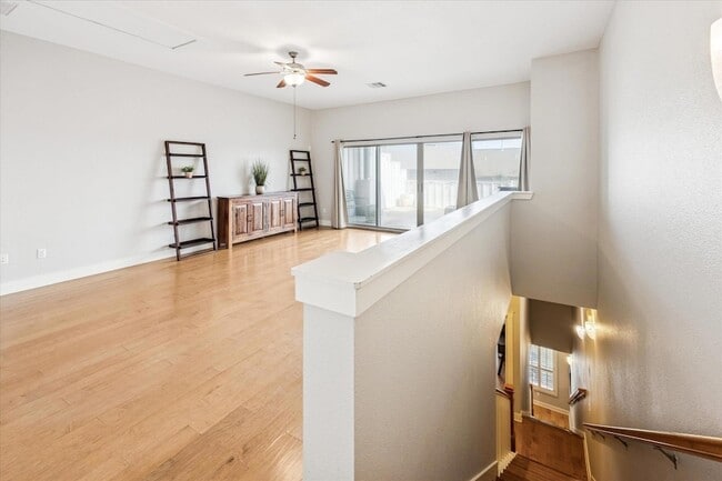 Building Photo - 2520 Bluebonnet Ln