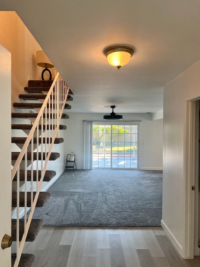 Building Photo - Spacious 2-Story House in Whittier