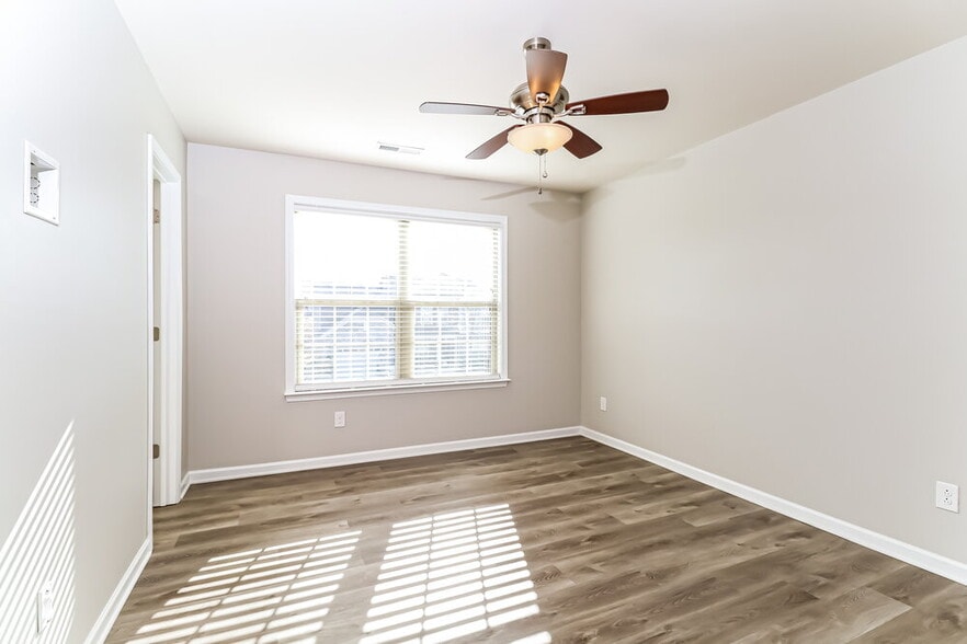 Building Photo - 10436 Honeyfur Ct