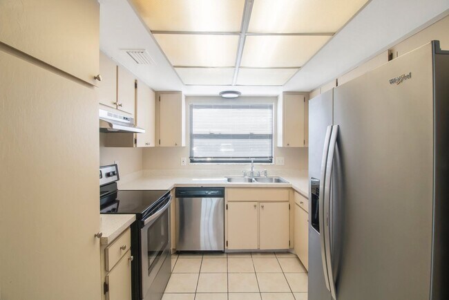 Building Photo - Apply NOW for $25 and Get 1/2 off July if ...