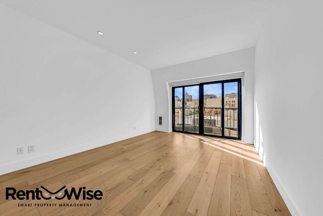 Building Photo - 1776 Sacramento St