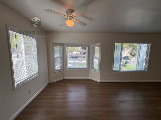 Building Photo - 1719 Oliver Ave