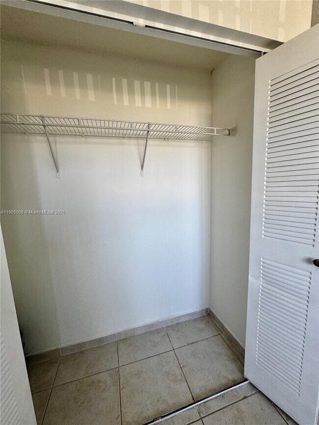 Building Photo - 7330 NW 114th Ave