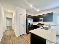 Building Photo - Newly Built & Ready Now!