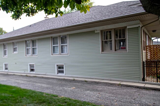 Building Photo - 510 N Raynor Ave