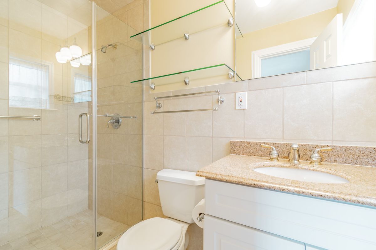 Building Photo - 4511 S Cameron Ave