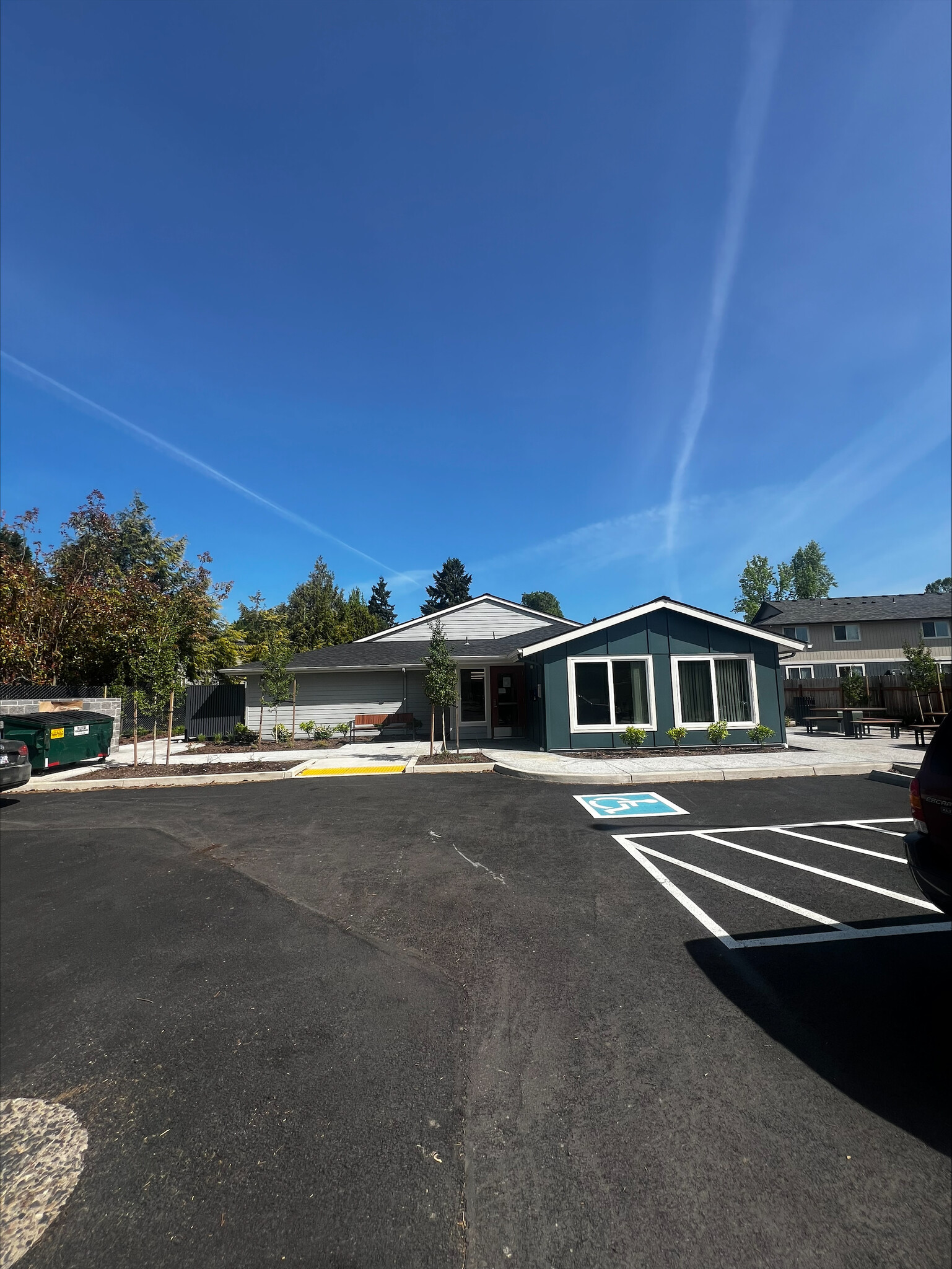 Building Photo - 643 Manbrin Dr NE