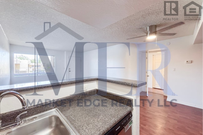 Building Photo - 2Bed/2Bath Apt at Greenway/35th Ave! Move-In Ready on 08/06/2026!