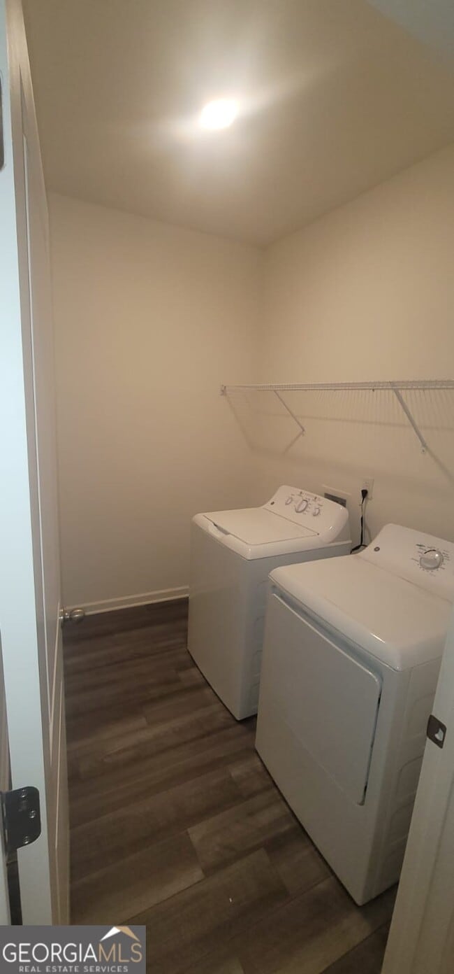 Building Photo - 214 Moreton Wy