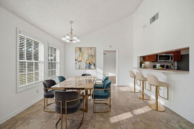 Building Photo - 2805 Pickett Dr