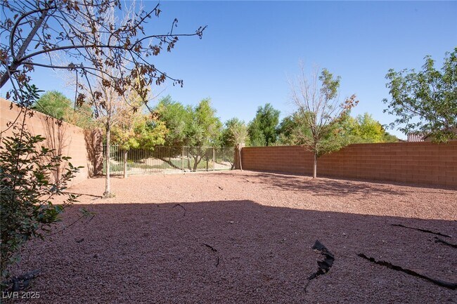 Building Photo - 2516 Courlan Dr
