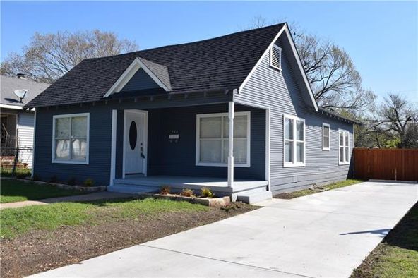 Building Photo - 722 S Winnetka Ave