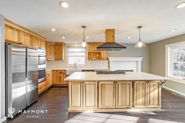 Building Photo - Spacious Two-Story Living in Aurora